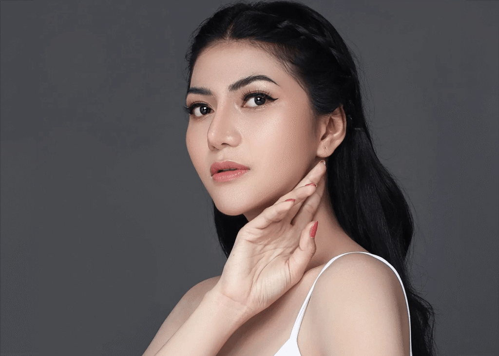 Soft Makeup Look Featured Image