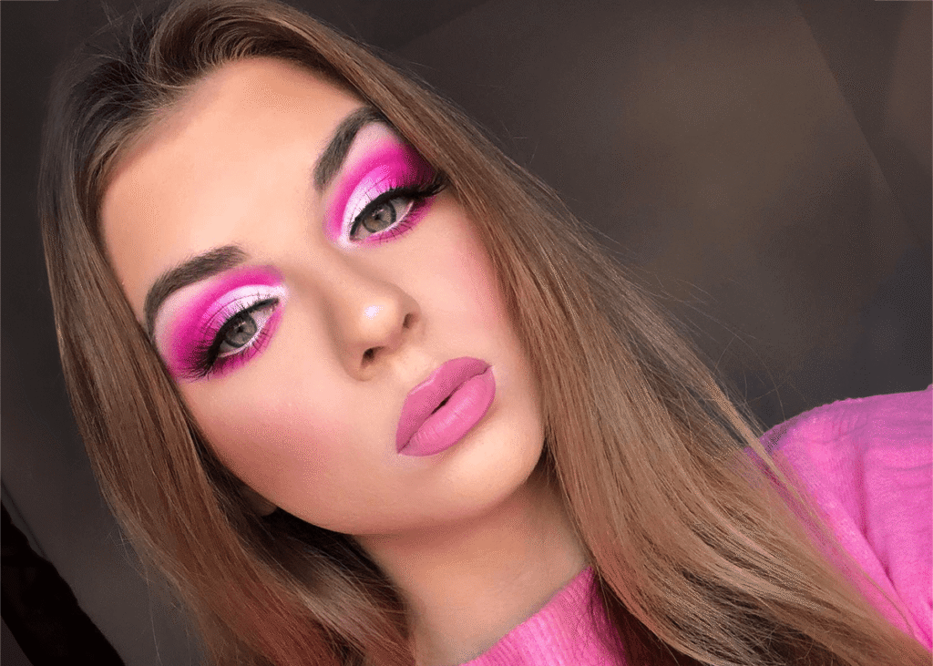 Pink eyeshadow with white shimmer cut crease