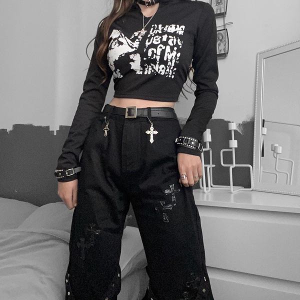 Grunge emo girl fashion style