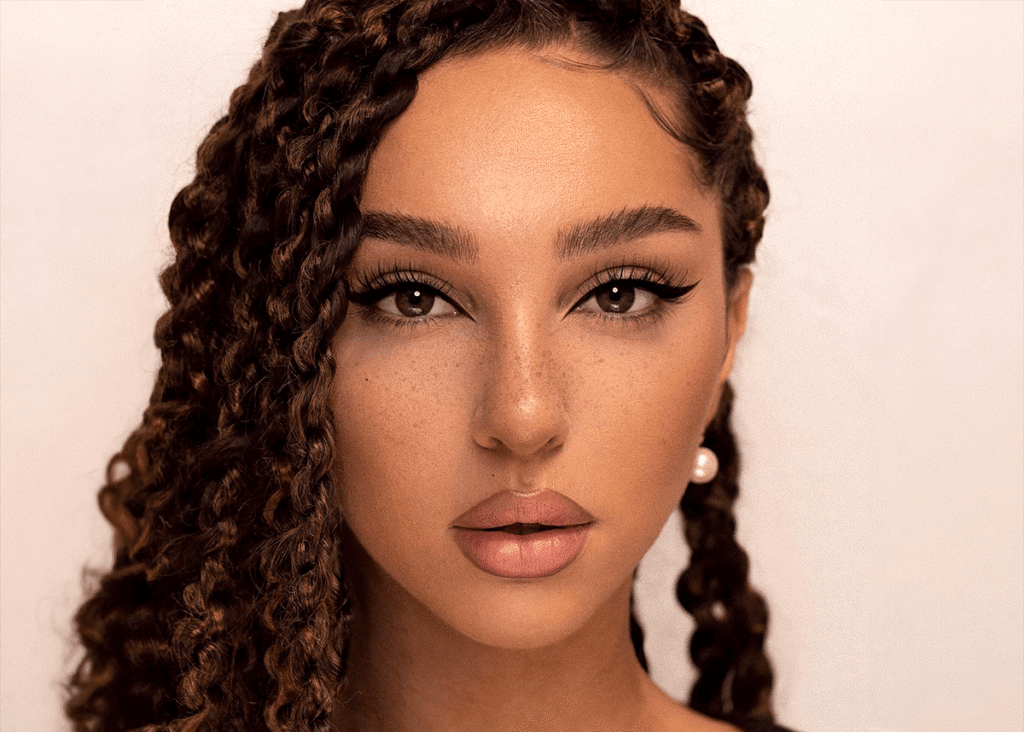 Swetlanapetuhova cat eyeliner look