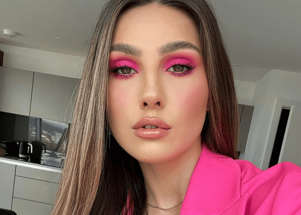 Romantic bright sunset eyes with pink eyeshadow